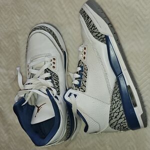Jordan Kids Sneakers in White and Navy with Gray Details